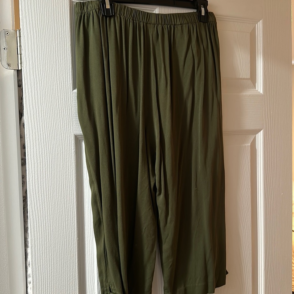 MP East5th petite fit like regular medium. New just missing the tag